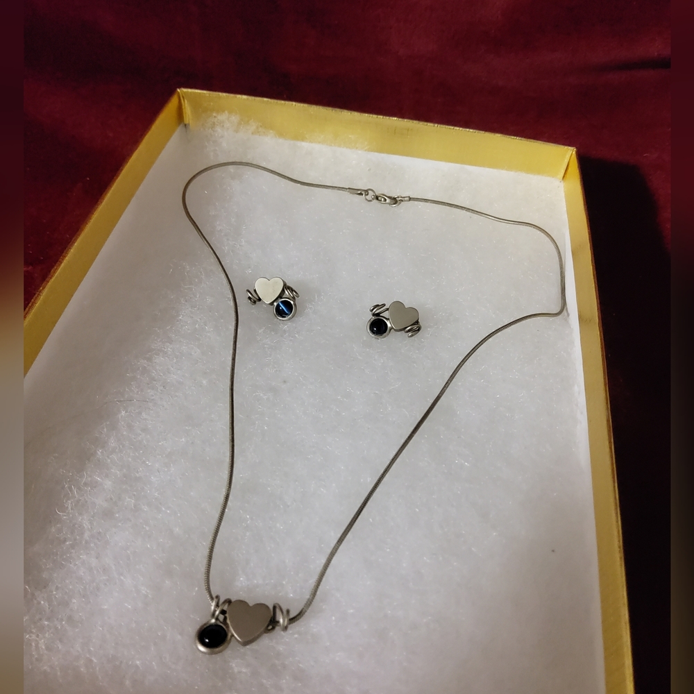 🇨🇦Montreal Designer Brushed Silver Heart Necklace and Earring Set